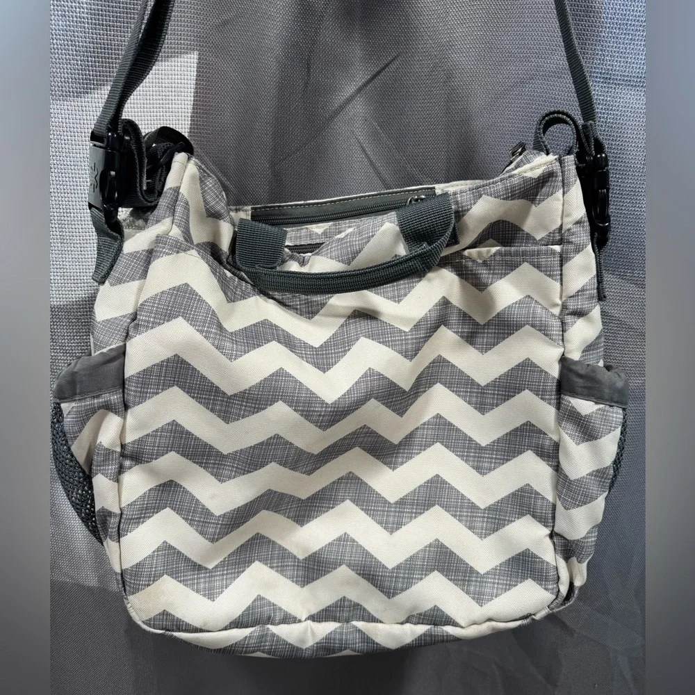 Skip Hop Baby Bag in Gray and White